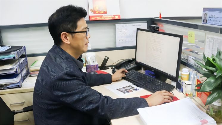 伍國良，“卷王”實(shí)錘了！