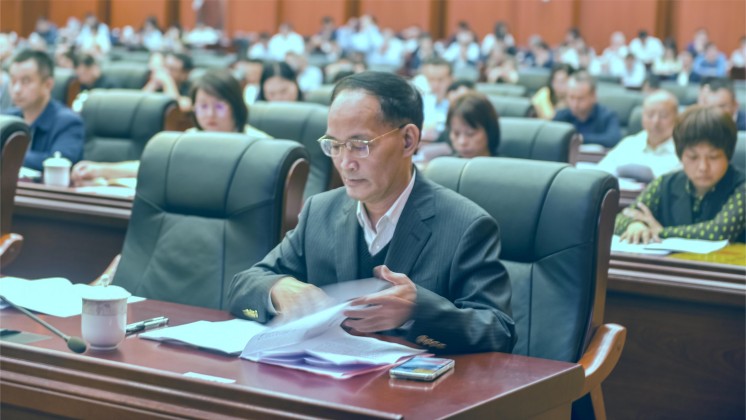 湖南炬神電子榮獲“新郴州貢獻(xiàn)獎(jiǎng)”，董事長(zhǎng)楊譓鵬作代表發(fā)言