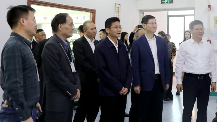 湖南省人民政府副省長(zhǎng)、黨組成員曹志強(qiáng) 蒞臨炬神電子調(diào)研